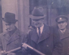 Después de la Guerra, Jorge (al centro) recibe su titulo universitario en leyes, en Checoslovaquia.
Archivo privado.
