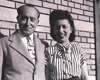 Regina ya en Guatemala en 1948, gracias a la ayuda de su tio León Tenenbaum, retratado en la foto con ella.
Archivo privado.