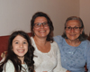Tres generaciones. Sara con su hija y nieta en Guatemala.
Archivo privado.