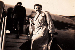 Peter llega a Nueva York en camino a Guatemala, 1946.