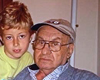 León Tenenbaum, con su nieto David, en Guatemala.  
Archivo privado.